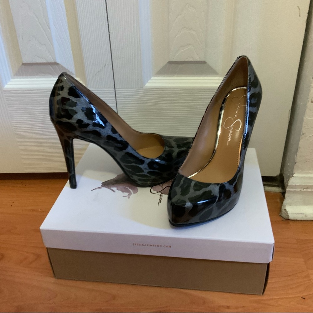 Beautiful Leopard Patent Heels